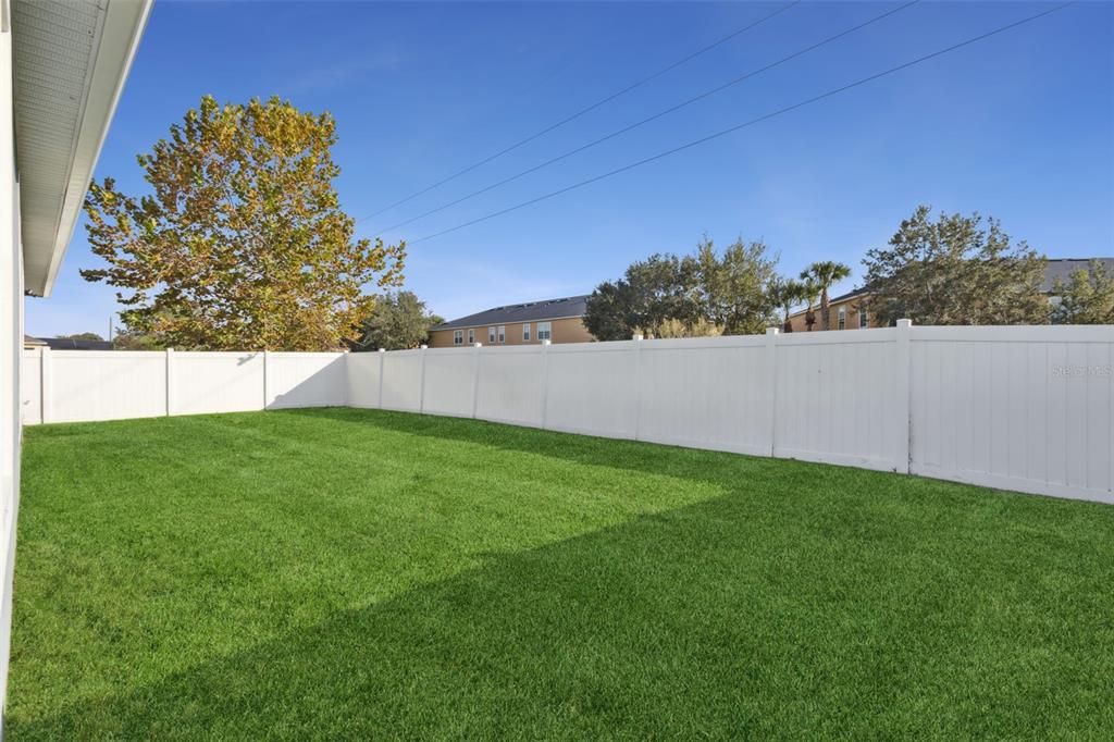 For Sale: $600,000 (5 beds, 3 baths, 3164 Square Feet)