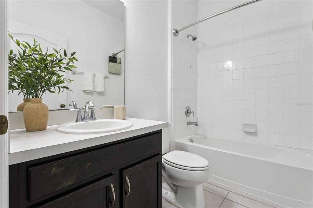 For Sale: $600,000 (5 beds, 3 baths, 3164 Square Feet)