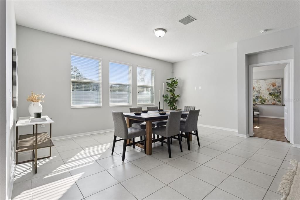 For Sale: $600,000 (5 beds, 3 baths, 3164 Square Feet)