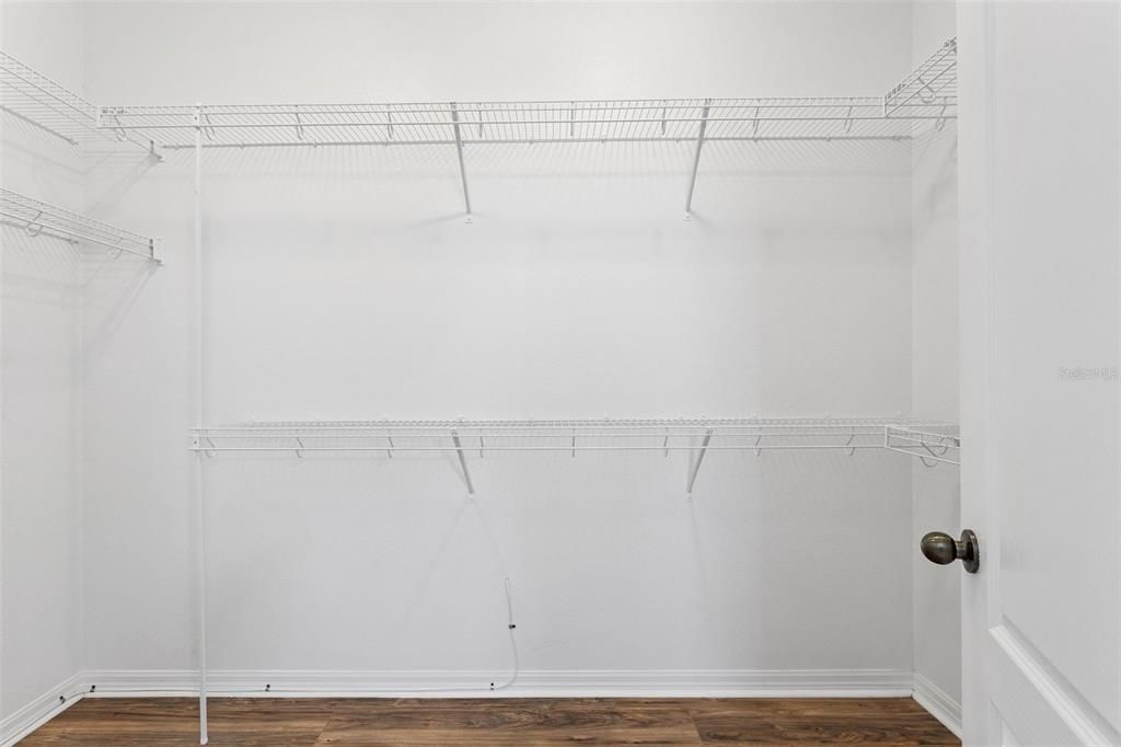 For Sale: $600,000 (5 beds, 3 baths, 3164 Square Feet)