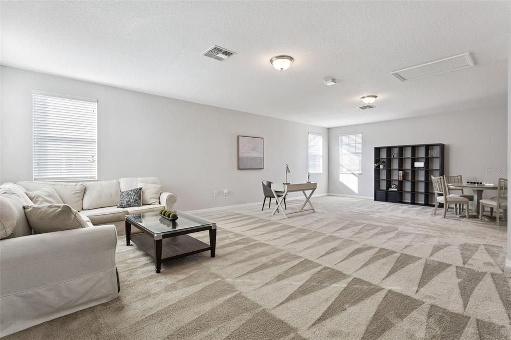 For Sale: $600,000 (5 beds, 3 baths, 3164 Square Feet)