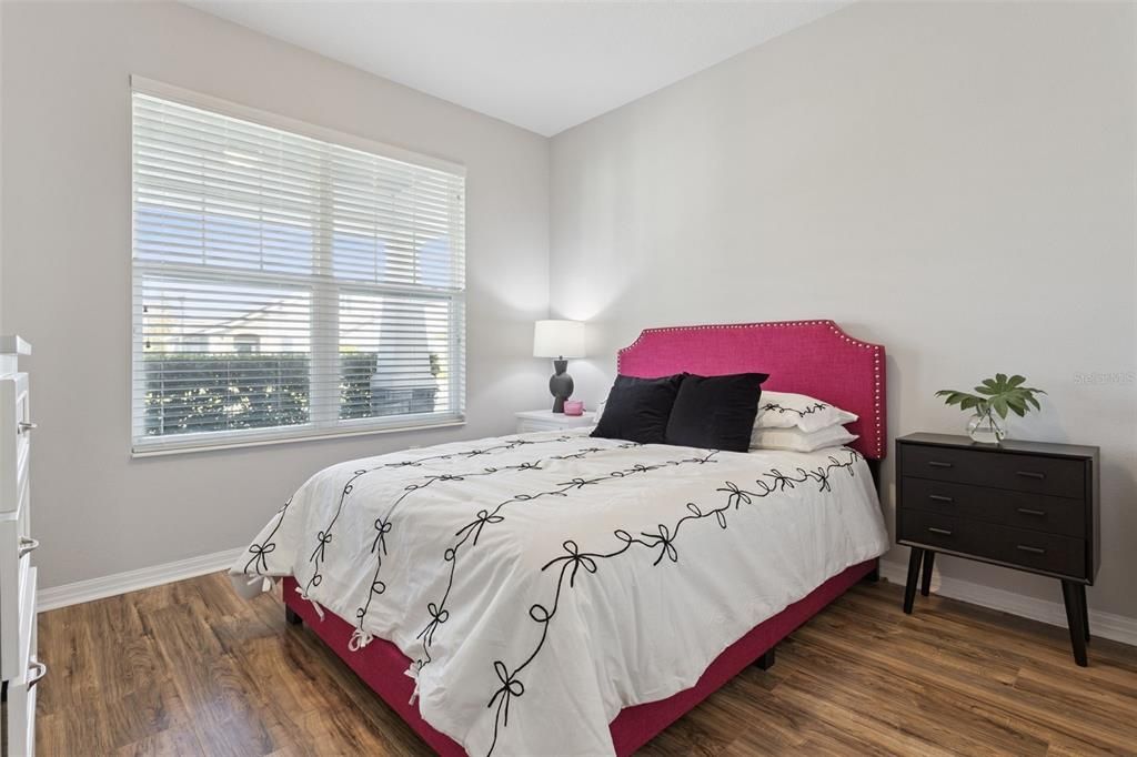 For Sale: $600,000 (5 beds, 3 baths, 3164 Square Feet)