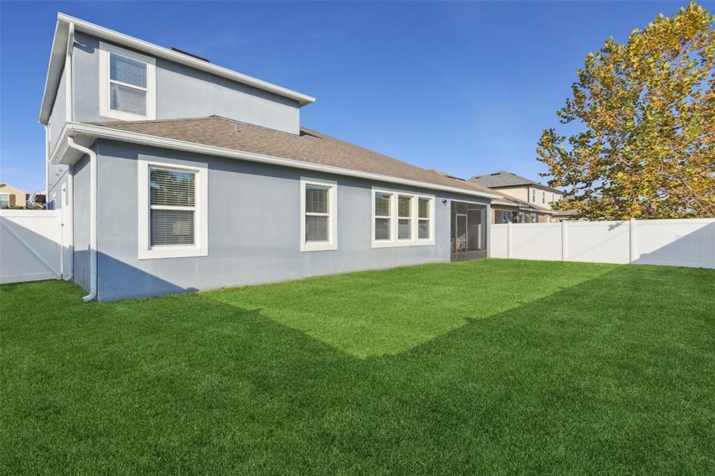 For Sale: $600,000 (5 beds, 3 baths, 3164 Square Feet)