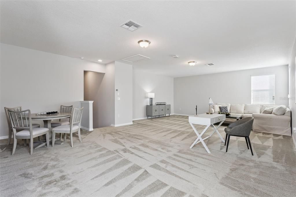 For Sale: $600,000 (5 beds, 3 baths, 3164 Square Feet)