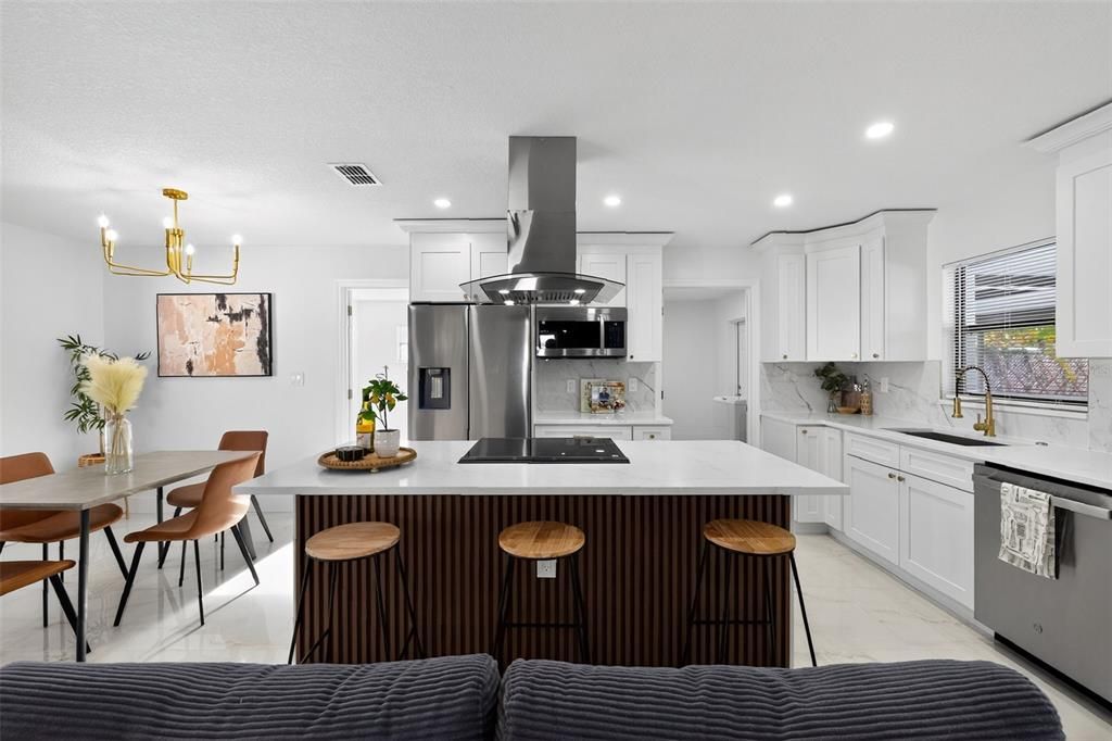 For Sale: $499,900 (4 beds, 2 baths, 1576 Square Feet)