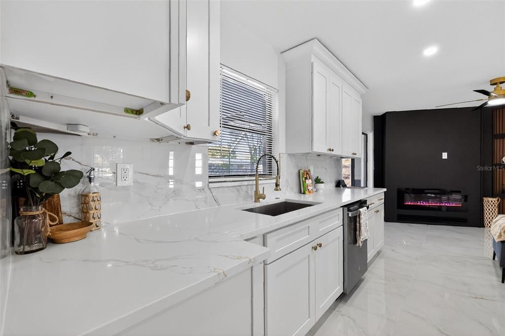 For Sale: $499,900 (4 beds, 2 baths, 1576 Square Feet)