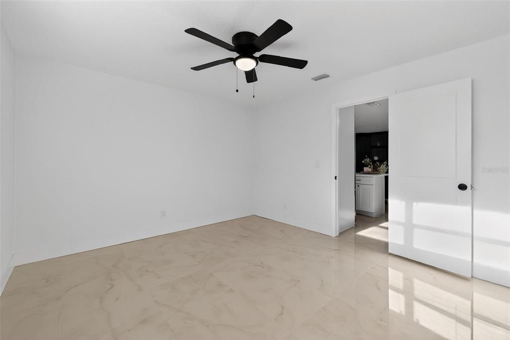 For Sale: $499,900 (4 beds, 2 baths, 1576 Square Feet)