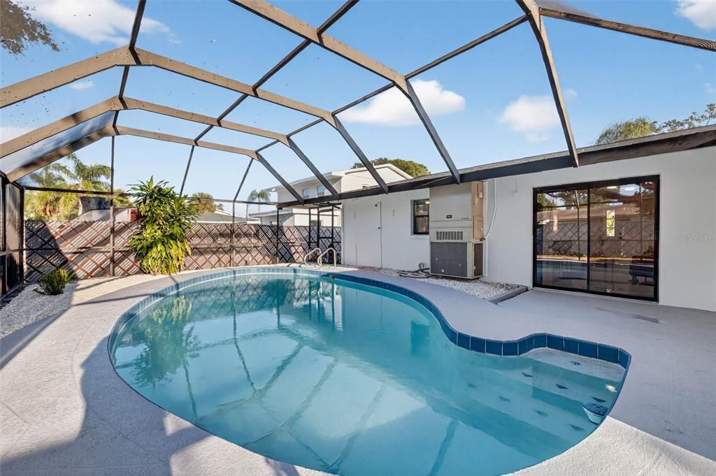 For Sale: $499,900 (4 beds, 2 baths, 1576 Square Feet)