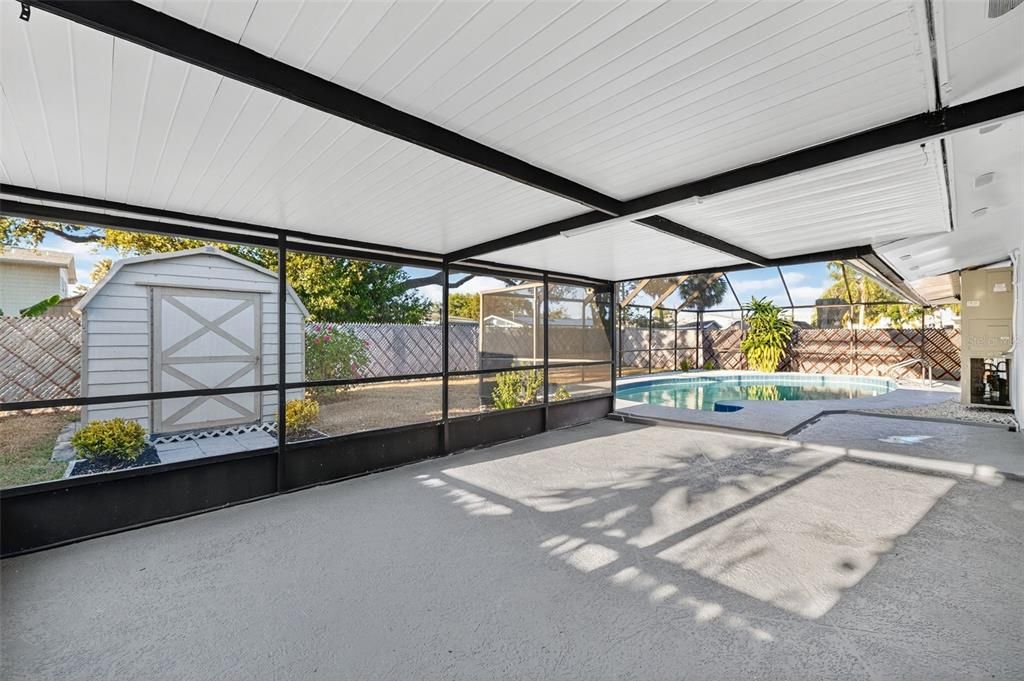 For Sale: $499,900 (4 beds, 2 baths, 1576 Square Feet)