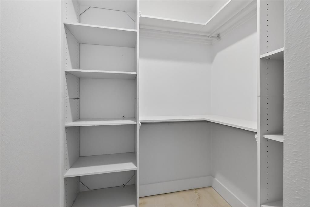 For Sale: $499,900 (4 beds, 2 baths, 1576 Square Feet)