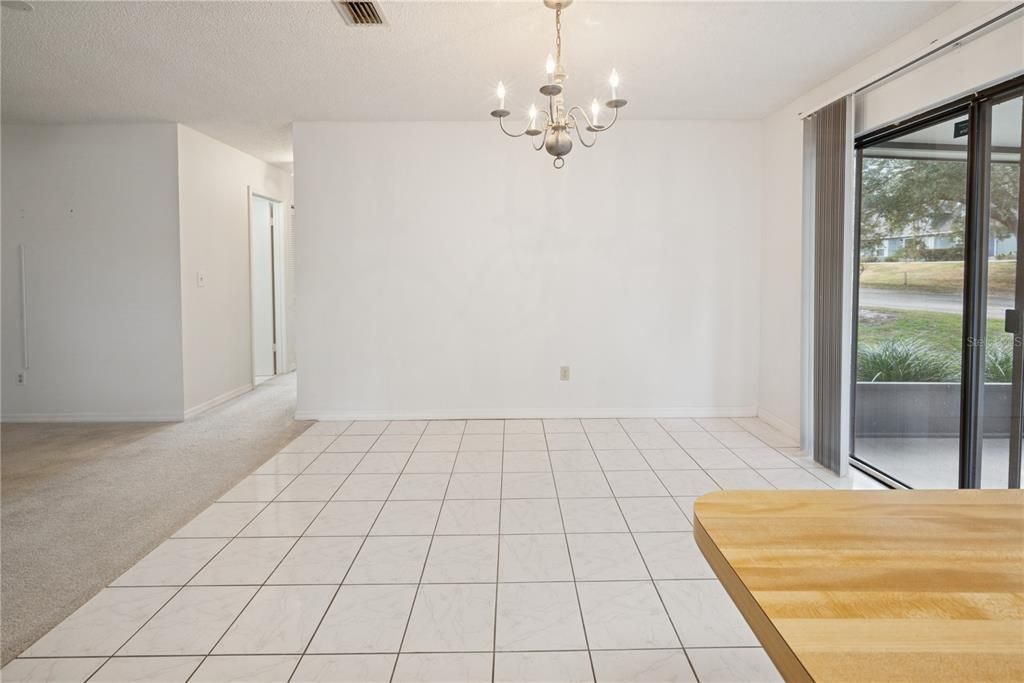 Active With Contract: $125,000 (2 beds, 2 baths, 924 Square Feet)