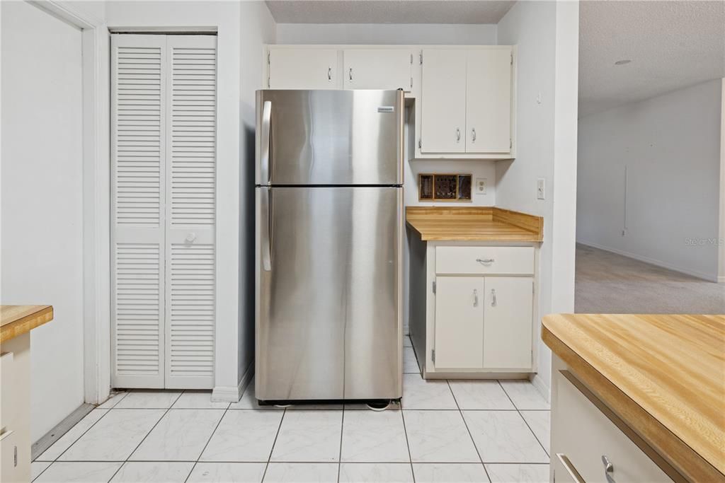 Active With Contract: $125,000 (2 beds, 2 baths, 924 Square Feet)