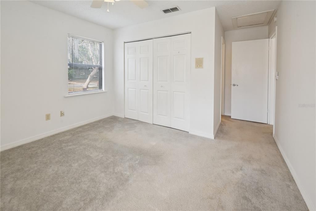 Active With Contract: $125,000 (2 beds, 2 baths, 924 Square Feet)