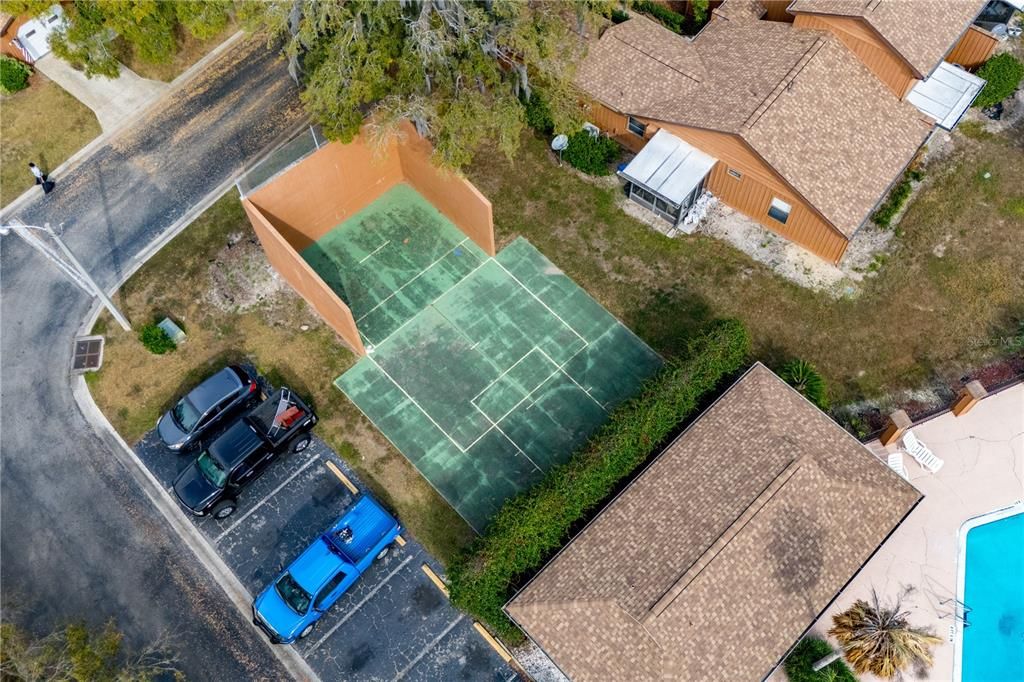 Active With Contract: $125,000 (2 beds, 2 baths, 924 Square Feet)