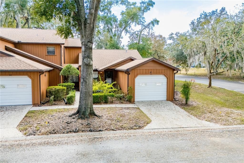 Active With Contract: $125,000 (2 beds, 2 baths, 924 Square Feet)