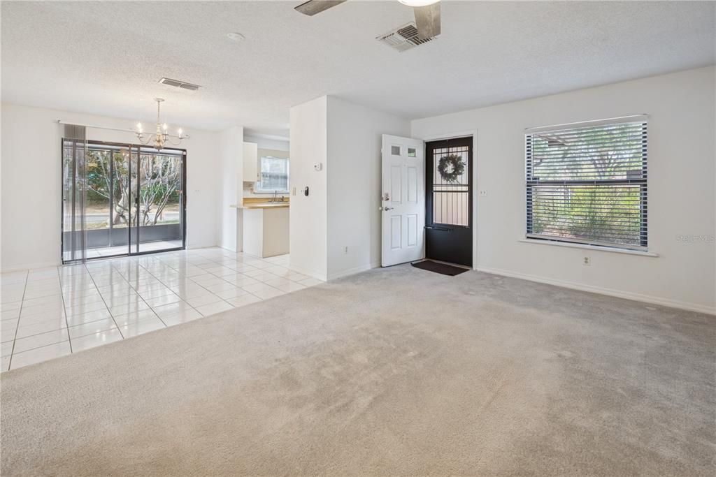 Active With Contract: $125,000 (2 beds, 2 baths, 924 Square Feet)