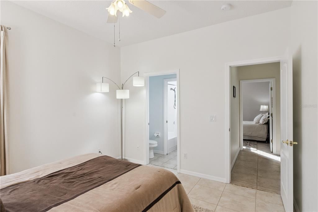 En Venta: $649,000 (5 camas, 3 baños, 3058 Pies cuadrados)