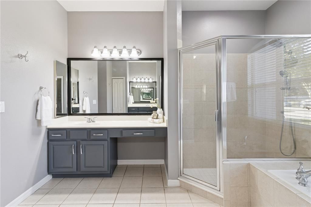 En Venta: $649,000 (5 camas, 3 baños, 3058 Pies cuadrados)