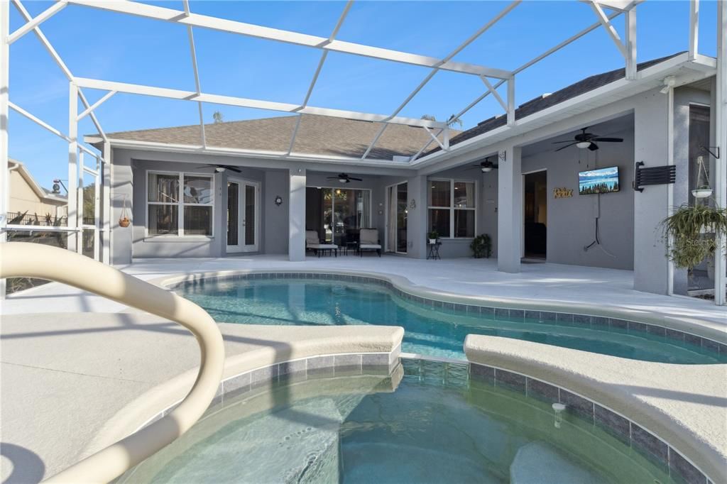 En Venta: $649,000 (5 camas, 3 baños, 3058 Pies cuadrados)