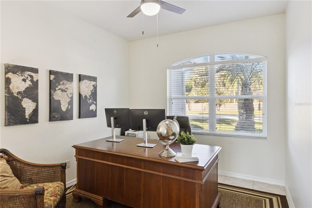 En Venta: $649,000 (5 camas, 3 baños, 3058 Pies cuadrados)