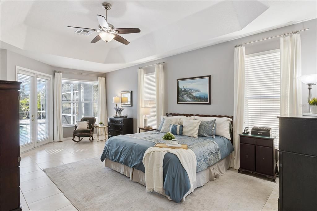 En Venta: $649,000 (5 camas, 3 baños, 3058 Pies cuadrados)