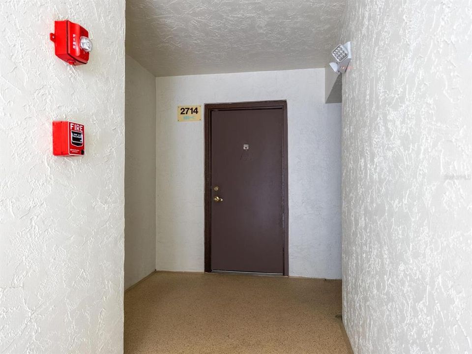 待售: $185,000 (2 贝兹, 2 浴室, 1376 平方英尺)