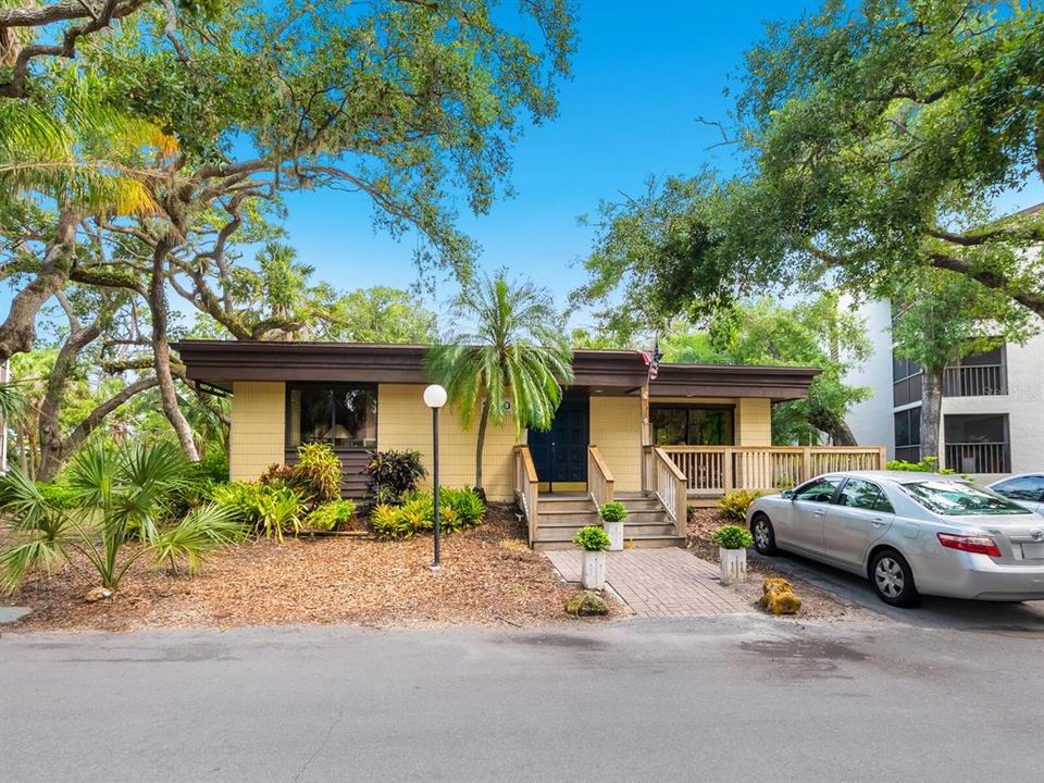 待售: $185,000 (2 贝兹, 2 浴室, 1376 平方英尺)