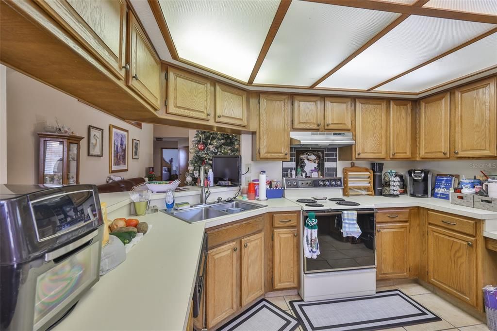 На продажу: $475,000 (3 спален, 2 ванн, 2010 Квадратных фут)