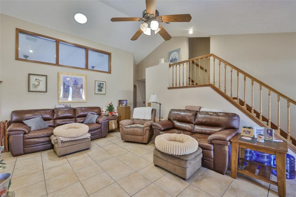 На продажу: $475,000 (3 спален, 2 ванн, 2010 Квадратных фут)