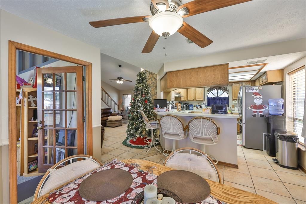 На продажу: $475,000 (3 спален, 2 ванн, 2010 Квадратных фут)