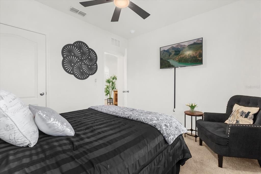 For Sale: $380,000 (3 beds, 2 baths, 1651 Square Feet)