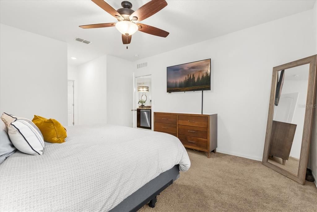 For Sale: $380,000 (3 beds, 2 baths, 1651 Square Feet)