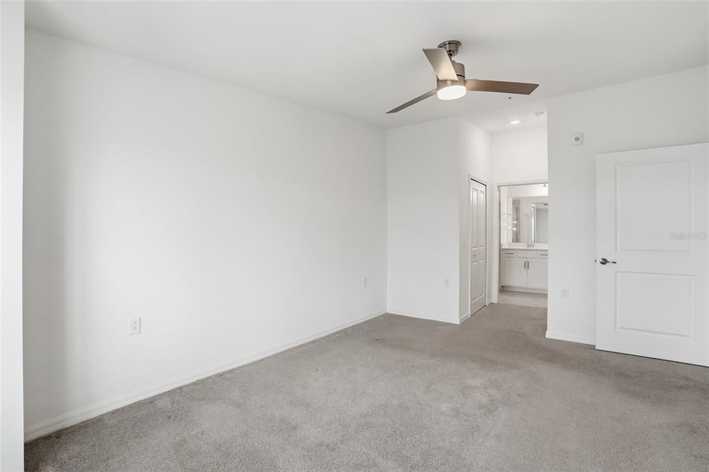 На продажу: $329,000 (2 спален, 2 ванн, 1422 Квадратных фут)