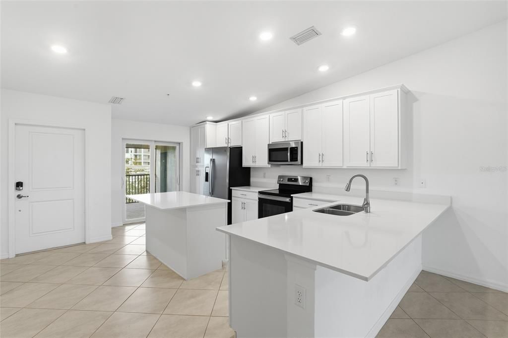 На продажу: $329,000 (2 спален, 2 ванн, 1422 Квадратных фут)