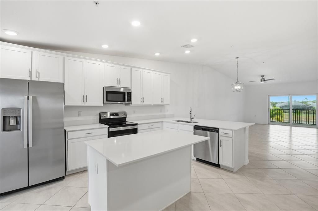 На продажу: $329,000 (2 спален, 2 ванн, 1422 Квадратных фут)