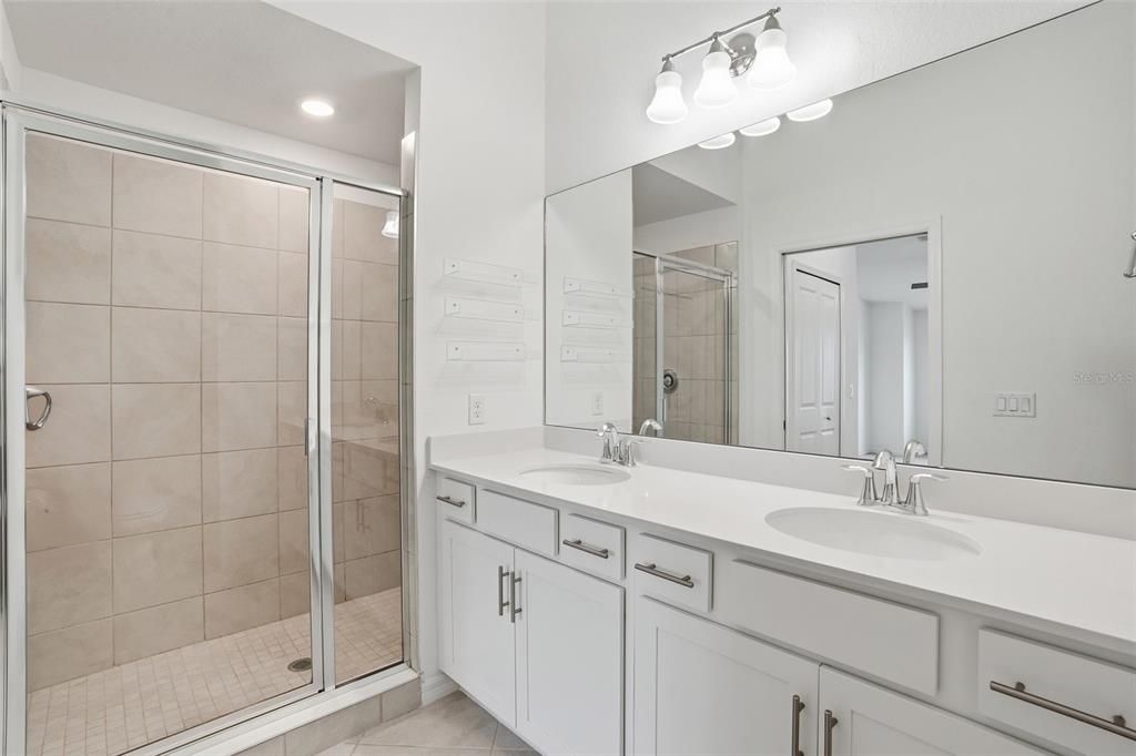 На продажу: $329,000 (2 спален, 2 ванн, 1422 Квадратных фут)