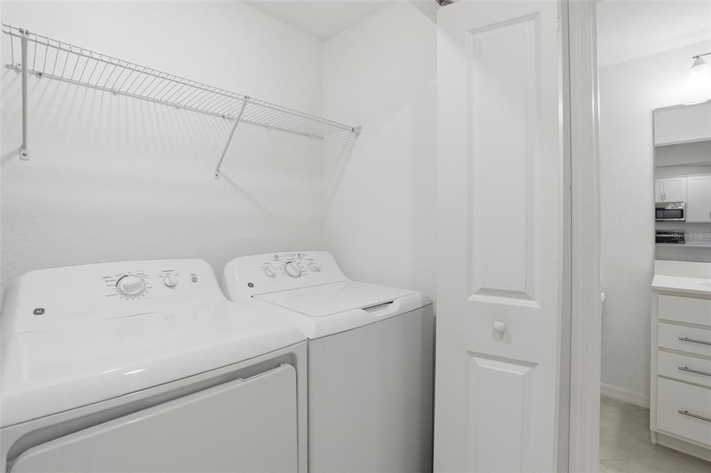 На продажу: $329,000 (2 спален, 2 ванн, 1422 Квадратных фут)