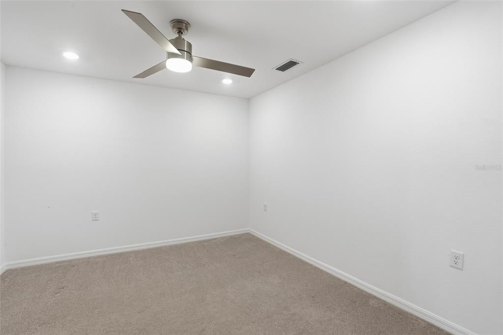 На продажу: $329,000 (2 спален, 2 ванн, 1422 Квадратных фут)