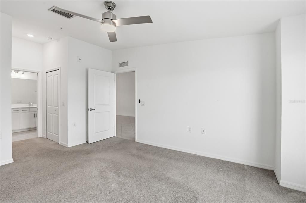 На продажу: $329,000 (2 спален, 2 ванн, 1422 Квадратных фут)