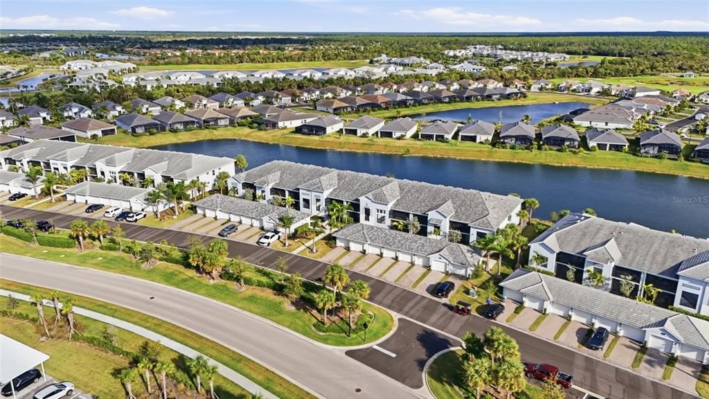 На продажу: $329,000 (2 спален, 2 ванн, 1422 Квадратных фут)