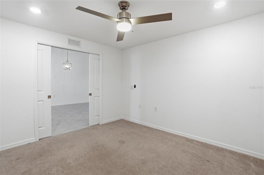 На продажу: $329,000 (2 спален, 2 ванн, 1422 Квадратных фут)