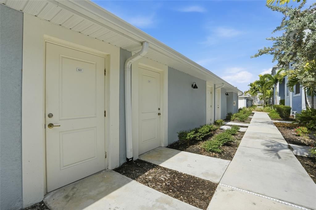 На продажу: $329,000 (2 спален, 2 ванн, 1422 Квадратных фут)