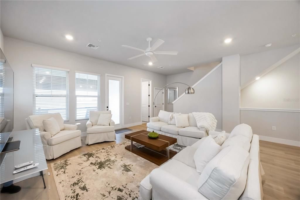 For Sale: $999,000 (3 beds, 3 baths, 2387 Square Feet)