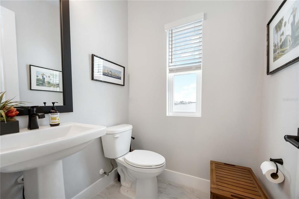 For Sale: $999,000 (3 beds, 3 baths, 2387 Square Feet)