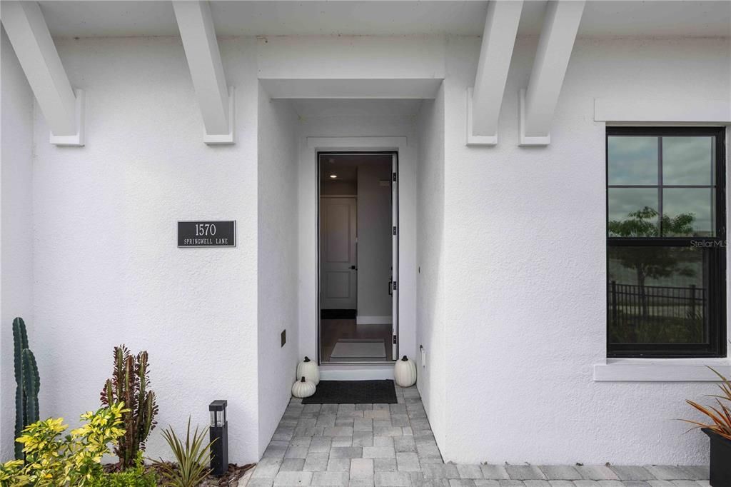 For Sale: $999,000 (3 beds, 3 baths, 2387 Square Feet)