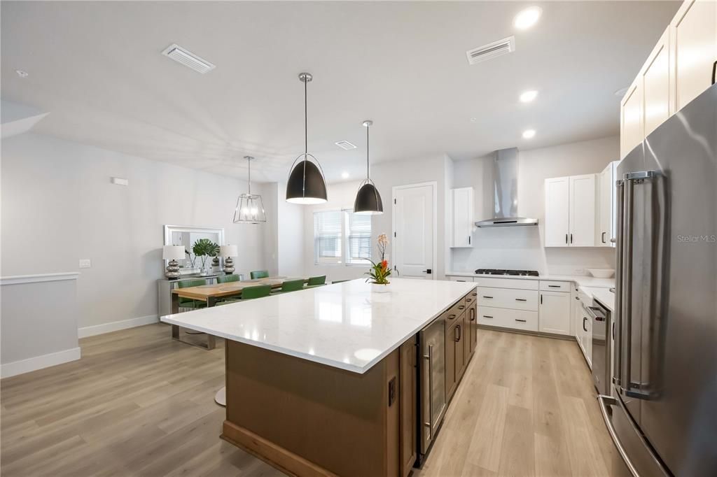 For Sale: $999,000 (3 beds, 3 baths, 2387 Square Feet)