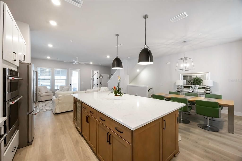 For Sale: $999,000 (3 beds, 3 baths, 2387 Square Feet)