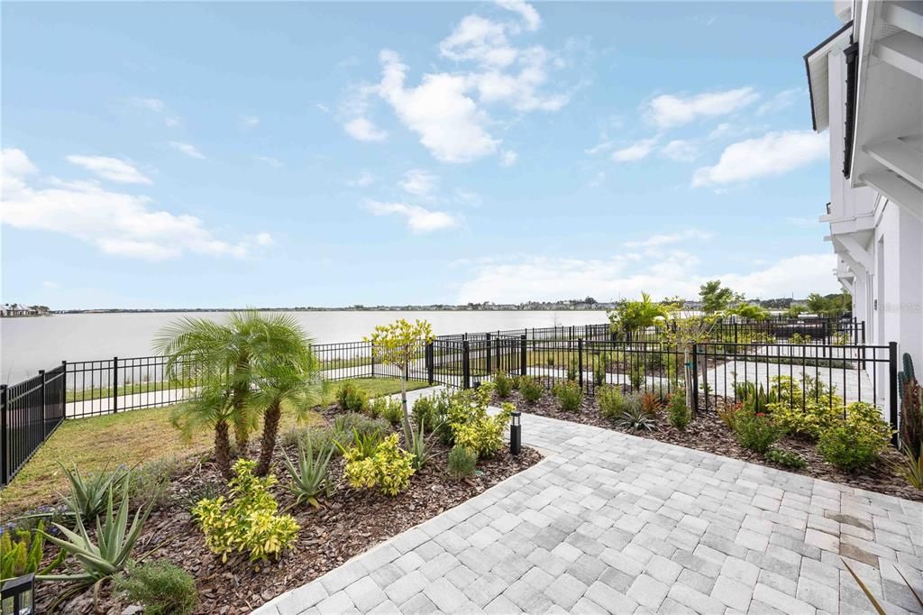 For Sale: $999,000 (3 beds, 3 baths, 2387 Square Feet)