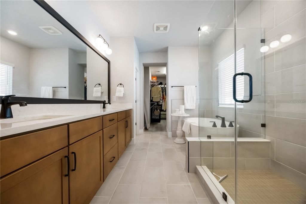 For Sale: $999,000 (3 beds, 3 baths, 2387 Square Feet)