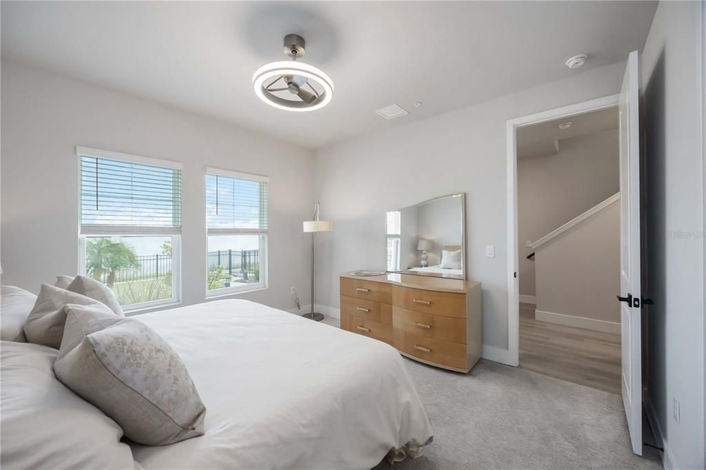 For Sale: $999,000 (3 beds, 3 baths, 2387 Square Feet)